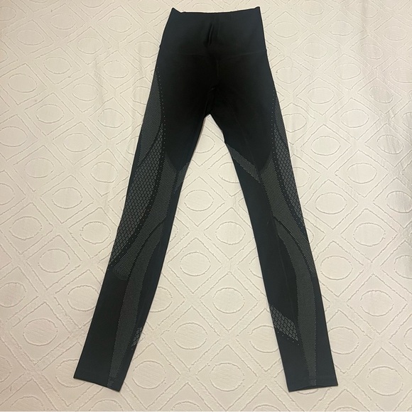 Lululemon | Mapped Out High Rise Tight 28” Sz 4 - Picture 3 of 7